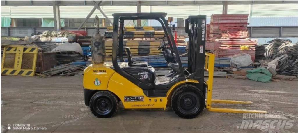 Komatsu FD 30 T-14 Dieseltrukit