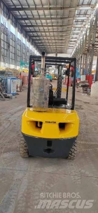 Komatsu FD 30 T-14 Dieseltrukit