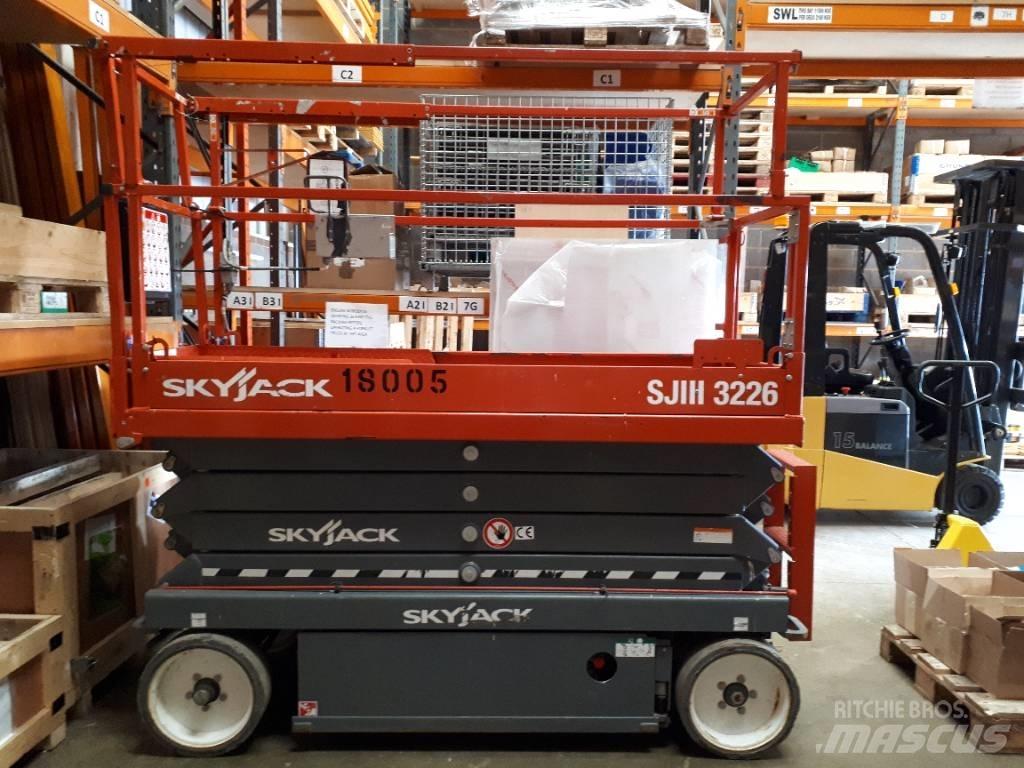 SkyJack SJ 3226 Saksilavat