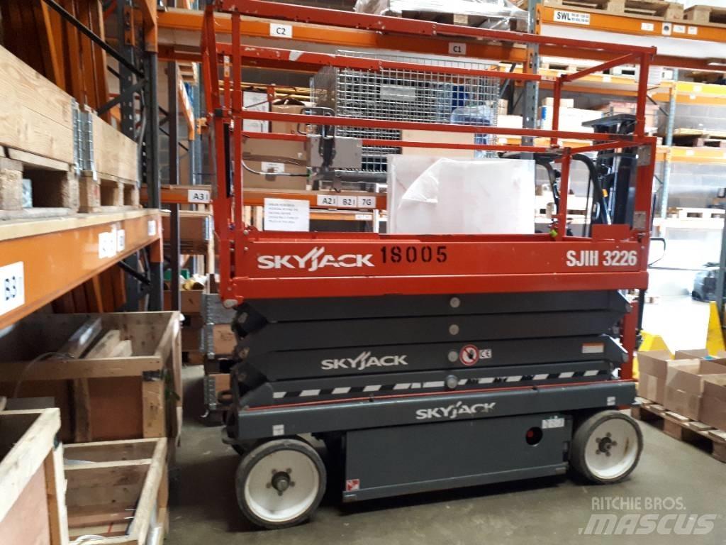 SkyJack SJ 3226 Saksilavat