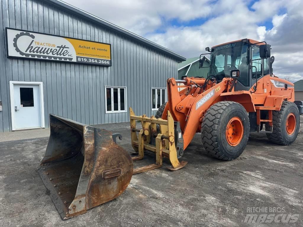 Doosan DL220-5 Pyöräkuormaajat
