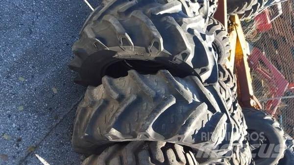  Pneus 360/70R20 Renkaat ja vanteet