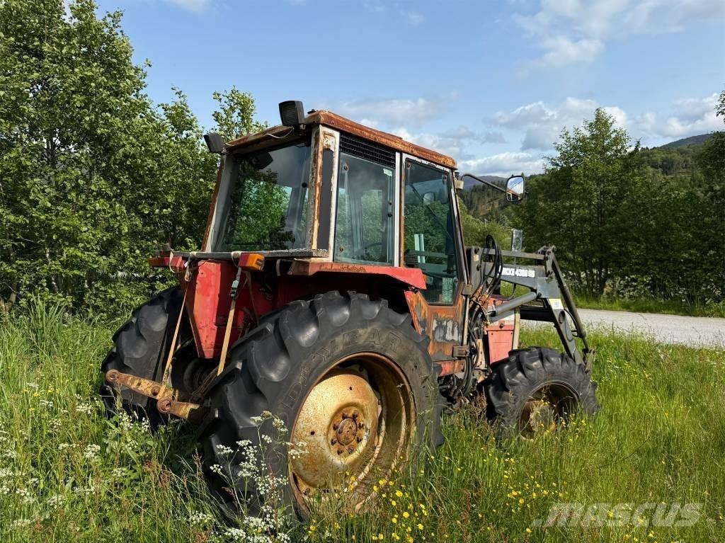 Massey Ferguson 675 Traktorit