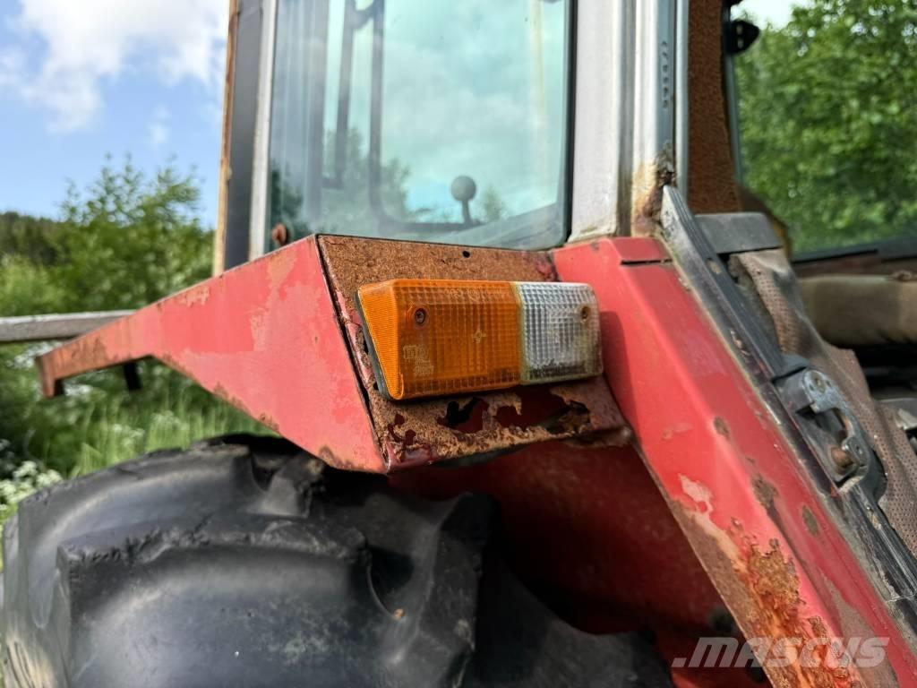 Massey Ferguson 675 Traktorit