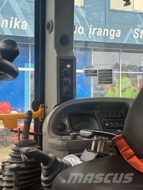 JCB 4CX PRO AEC Kaivurikuormaajat