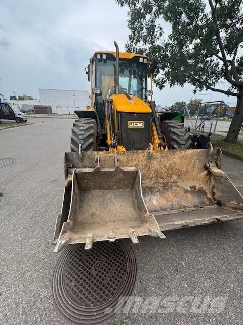 JCB 4CX PRO AEC Kaivurikuormaajat