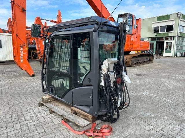 Hitachi ZX-LC-5B Ohjaamo ja sisusta