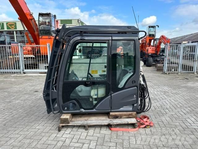 Hitachi ZX-LC-5B Ohjaamo ja sisusta
