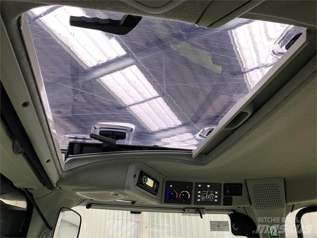 CLAAS Arion 550 Traktorit