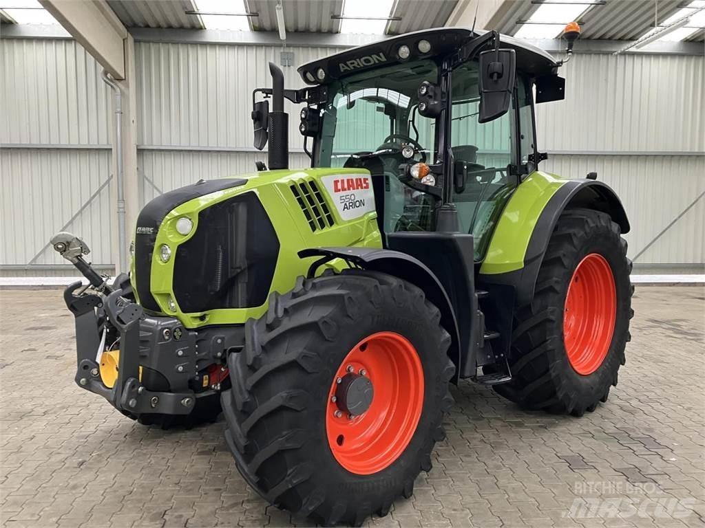 CLAAS Arion 550 Traktorit