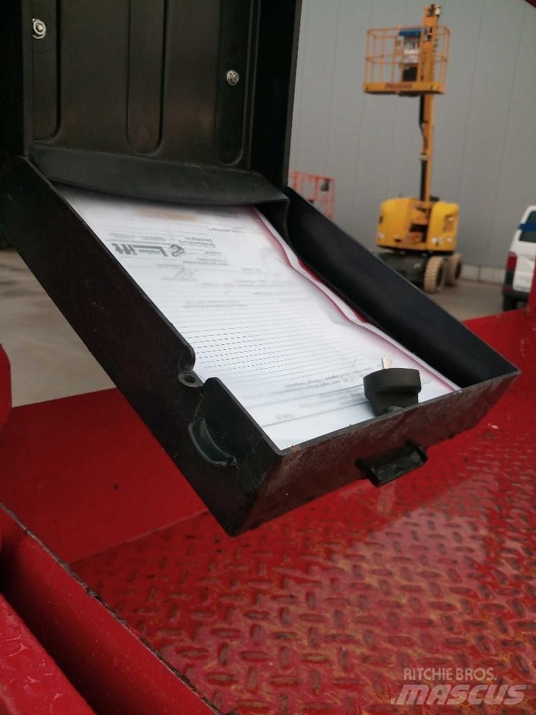 SkyJack SJ 4740 Saksilavat
