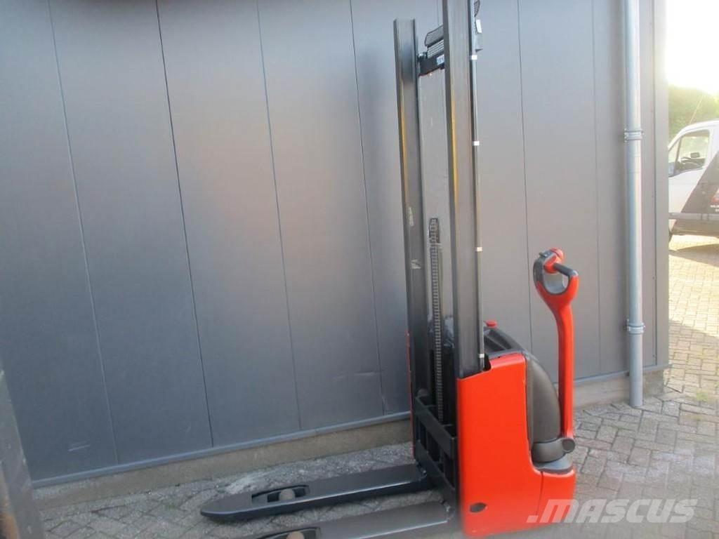 Linde L 10 Käyden ajettavat pinoamistrukit