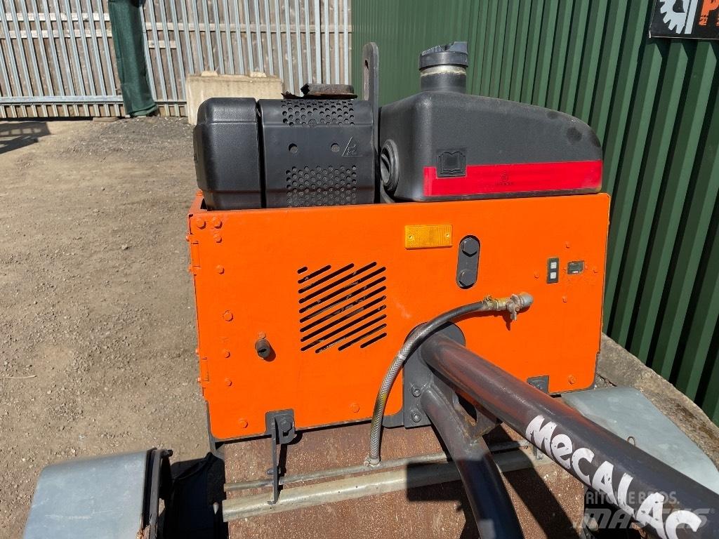 Mecalac MBR 71 Yksivalssijyrät