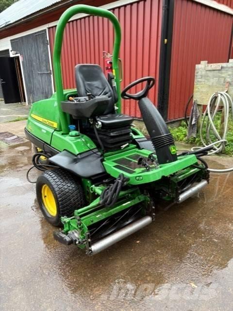 John Deere 7200 A Väyläleikkuri