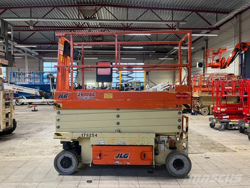 JLG 2630 ES Saksilavat