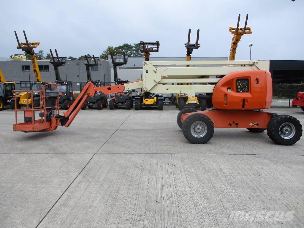 JLG 510 AJ (271) Pienikokoiset itseliikkuvat puominostimet