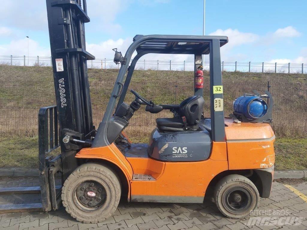 Toyota 7FG35 Nestekaasutrukit