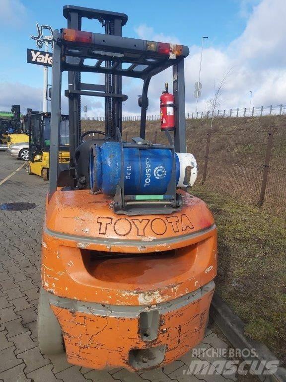 Toyota 7FG35 Nestekaasutrukit