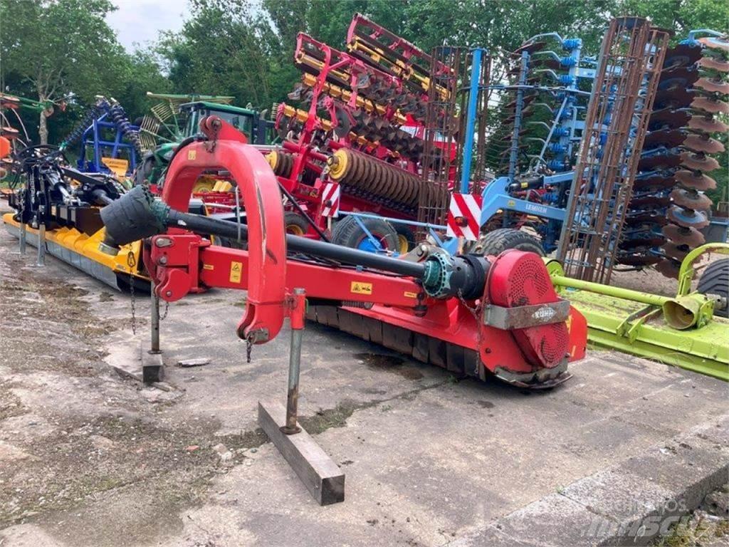 Kuhn TBE 210 Kesantoleikkurit ja -murskaimet