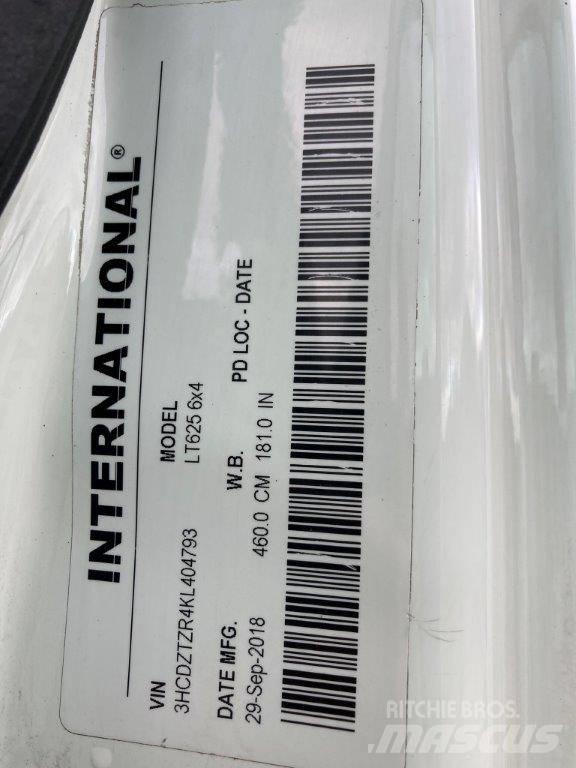 International LT Vetopöytäautot