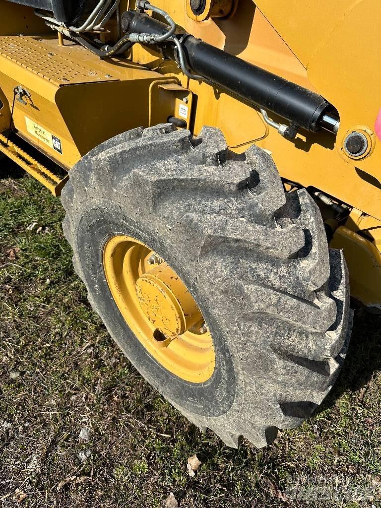 CAT 442E Kaivurikuormaajat
