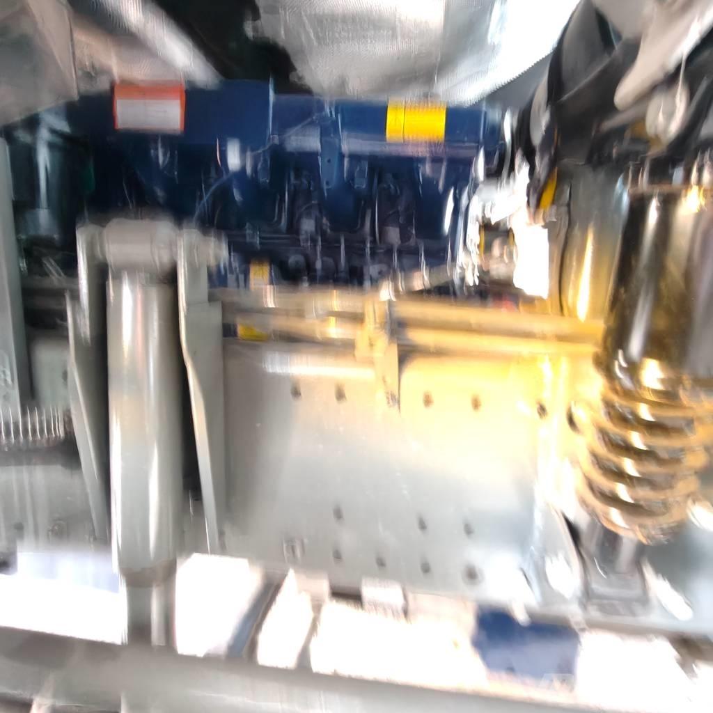 Howo 371 8x4 Sora- ja kippiautot