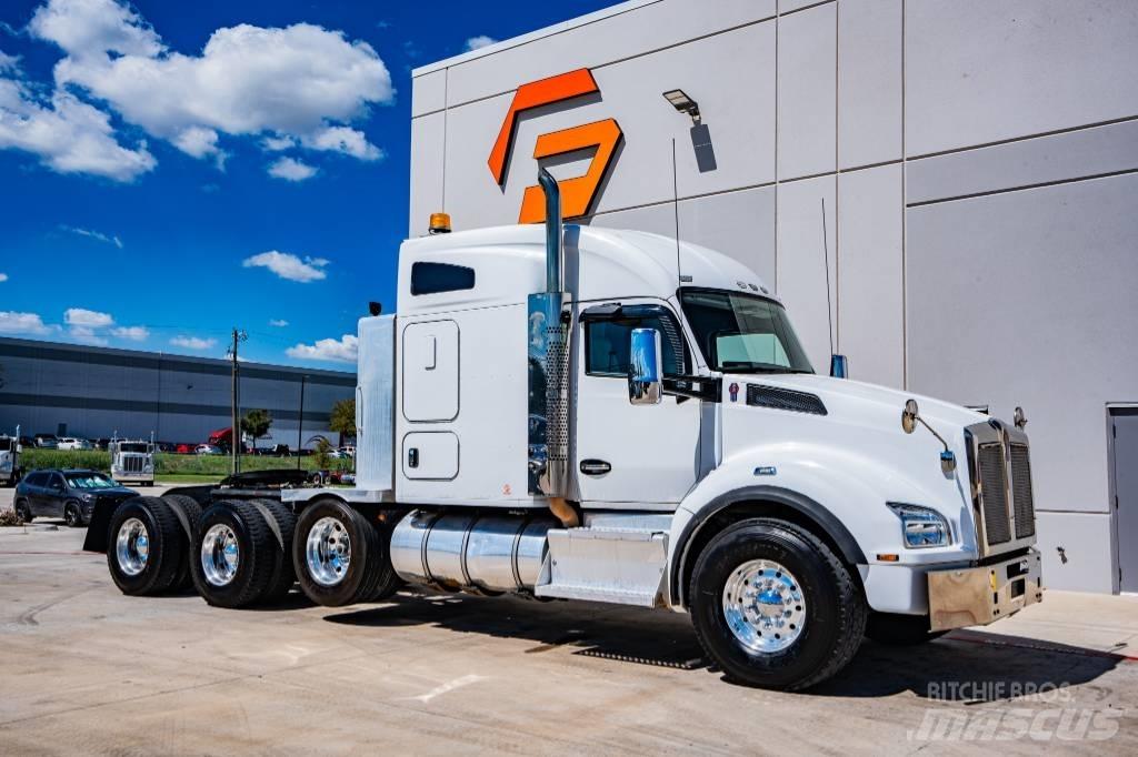 Kenworth T 880 Vetopöytäautot