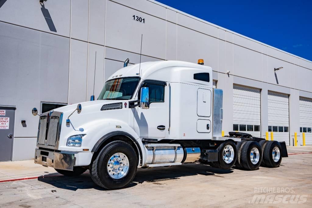 Kenworth T 880 Vetopöytäautot