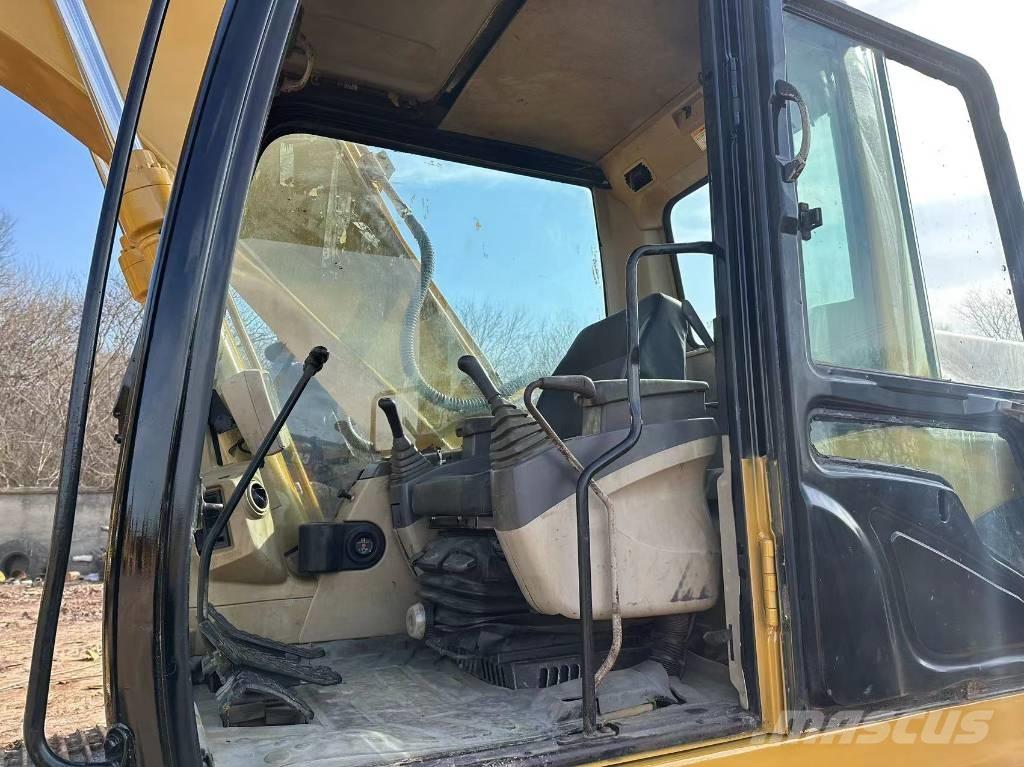 CAT 320 C Telakaivukoneet