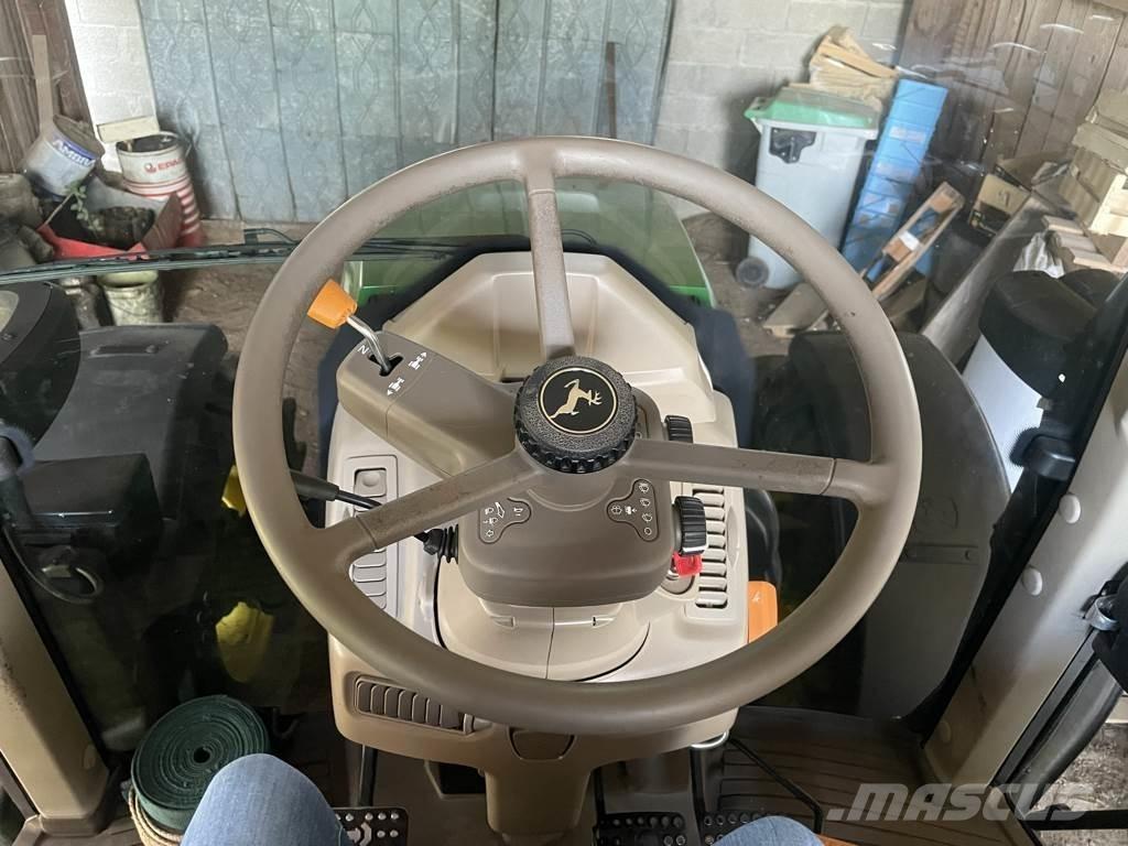 John Deere 6110M Traktorit