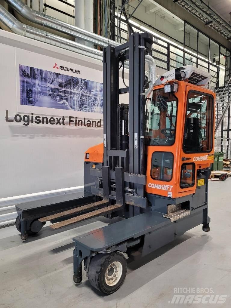 Combilift C 4000 Nelitietrukit