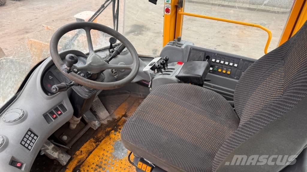 Volvo L 120 E Pyöräkuormaajat