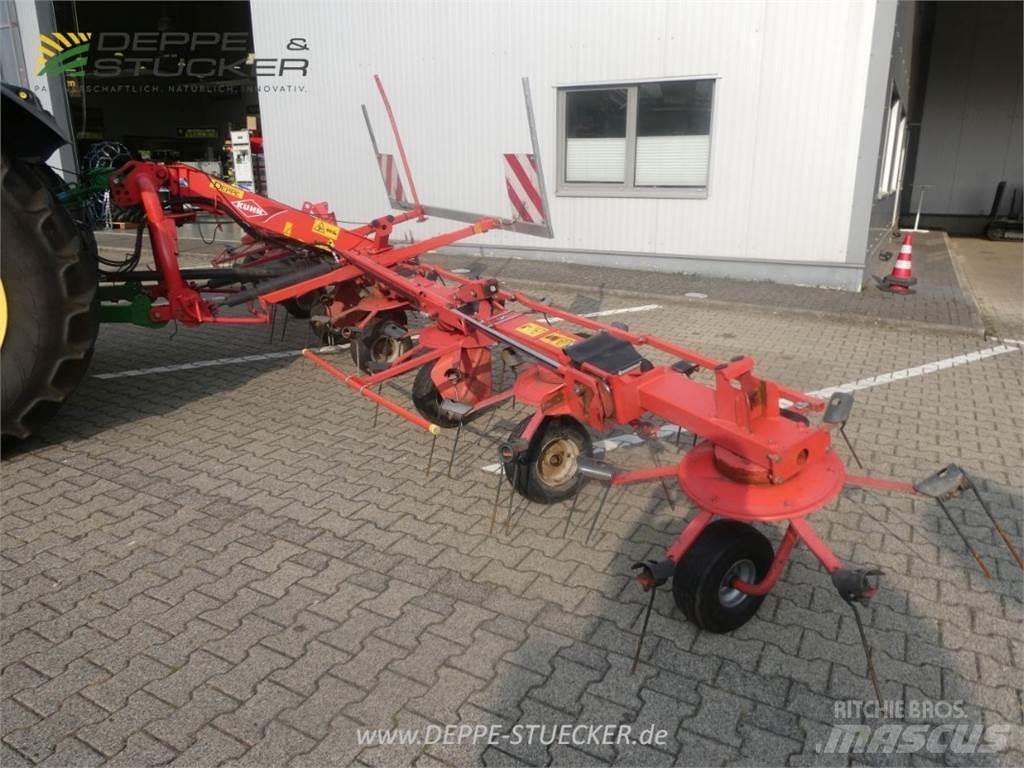 Kuhn GF 8702 Pöyhimet ja haravat