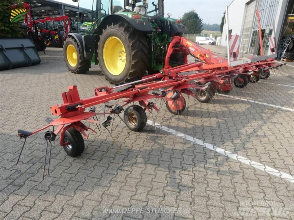 Kuhn GF 8702 Pöyhimet ja haravat