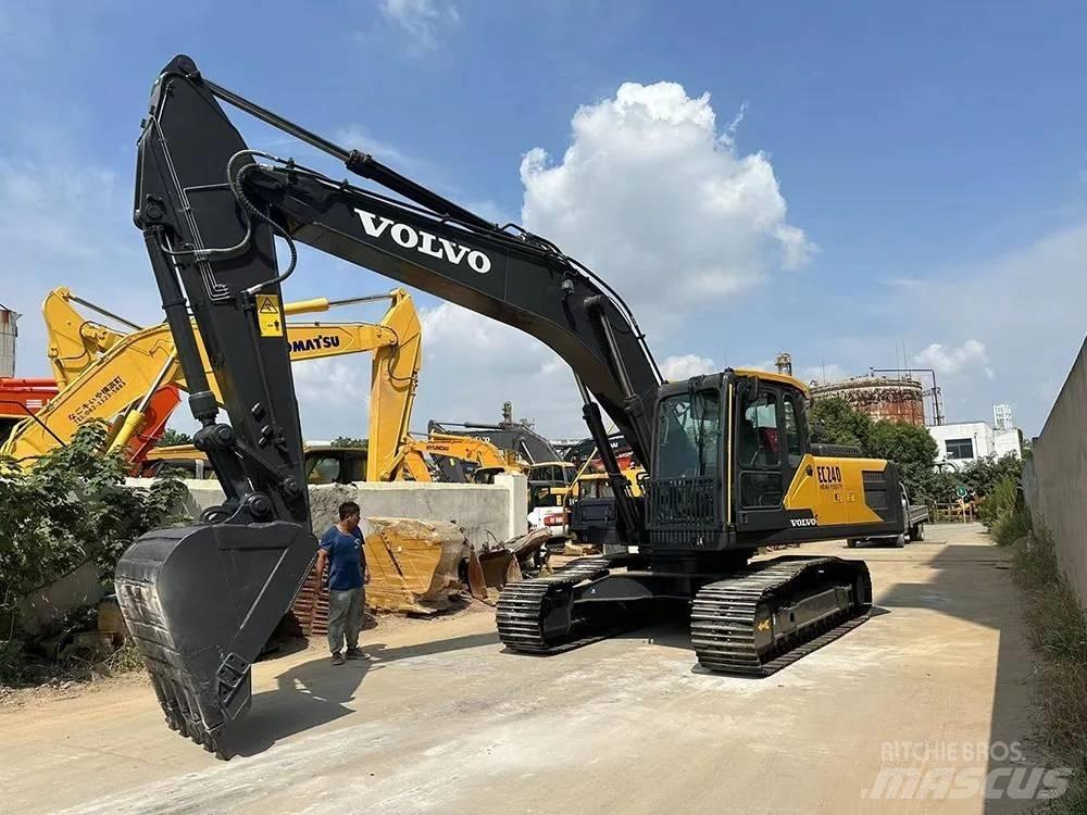 Volvo EC240D Telakaivukoneet