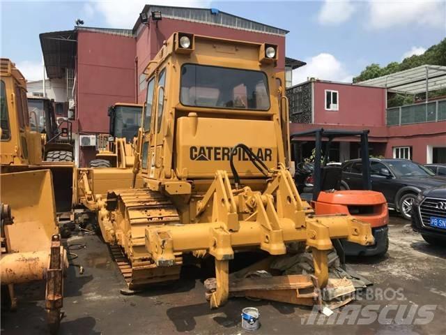 CAT D6D Telaketjupuskutraktorit
