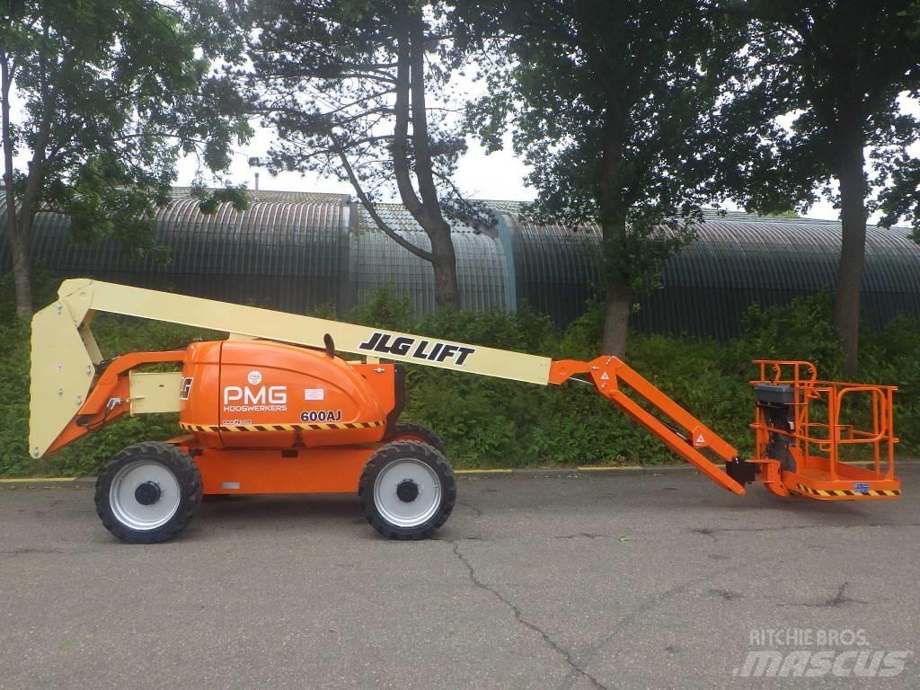 JLG 600AJ Kuukulkijat