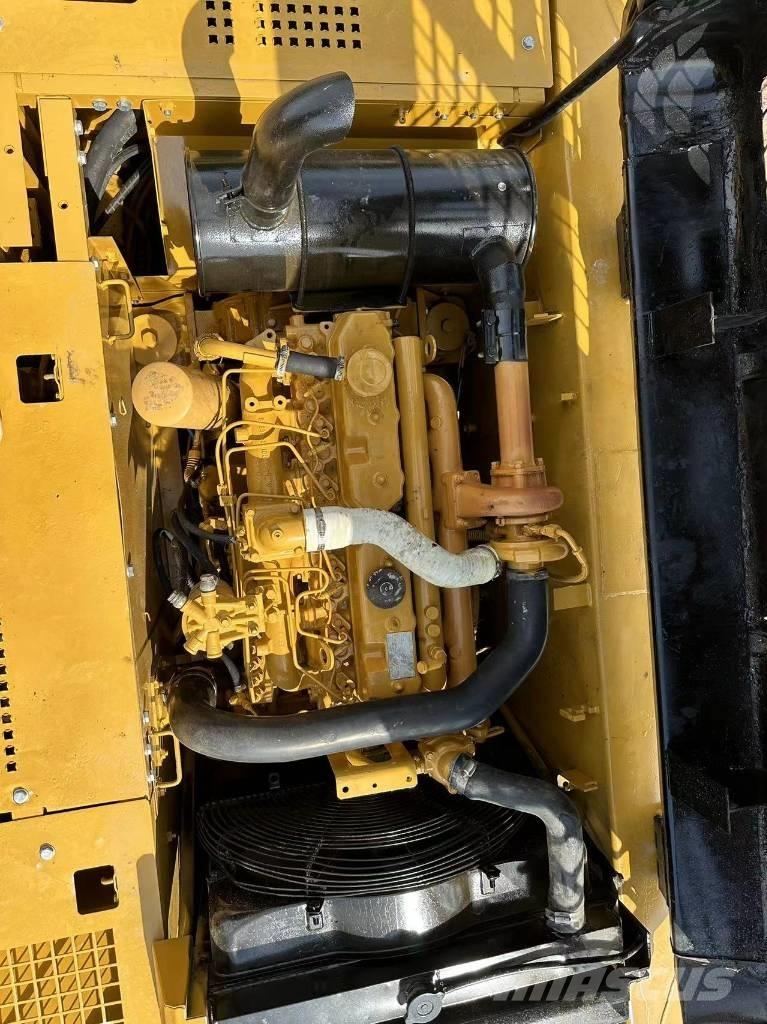 CAT 320 B Telakaivukoneet