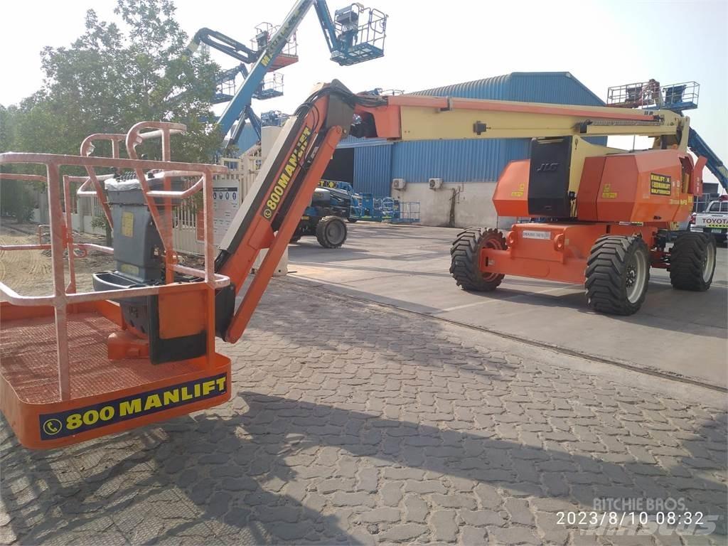 JLG 800AJ Kuukulkijat