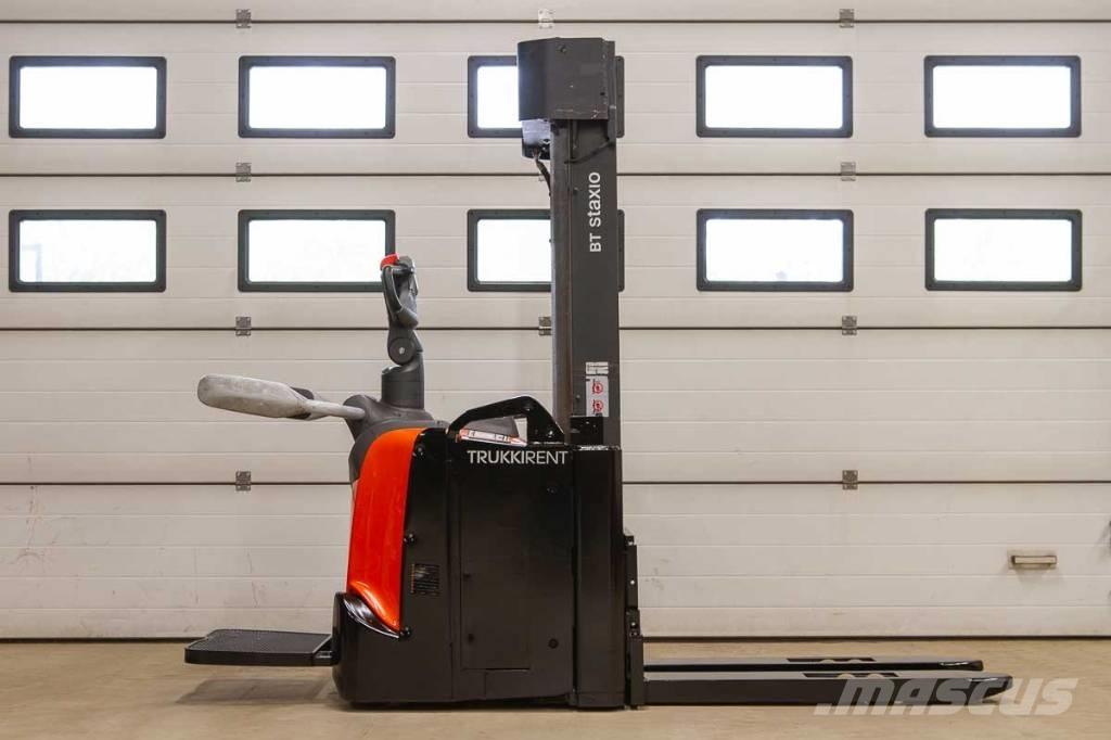 Toyota SPE 140 L Ajettavat pinoamisvaunut