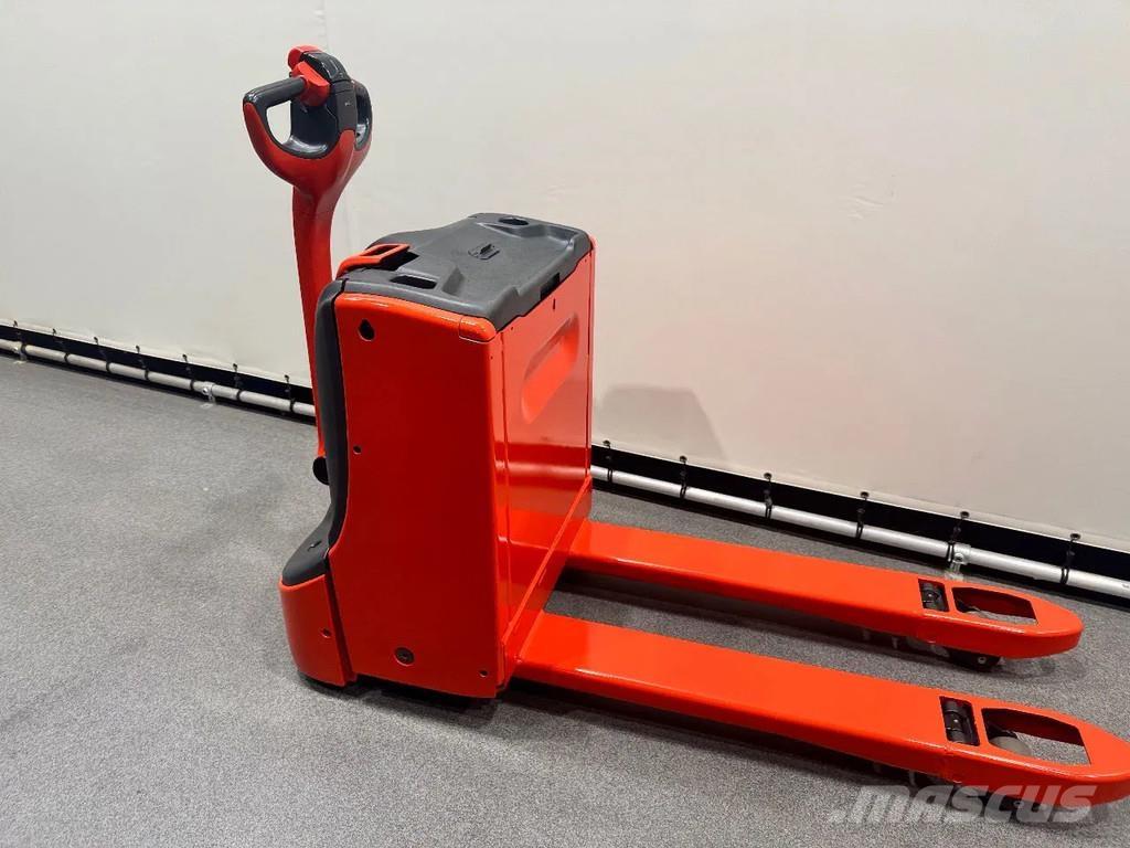 Linde T 20 Lavansiirtotrukit