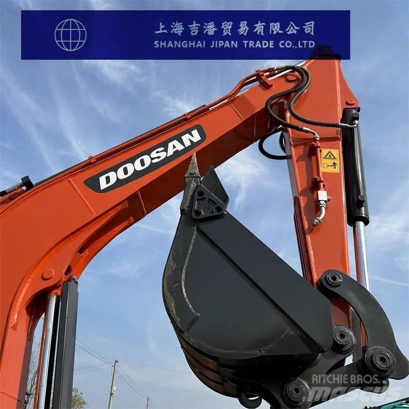 Doosan DX 60 Minikaivukoneet < 7t