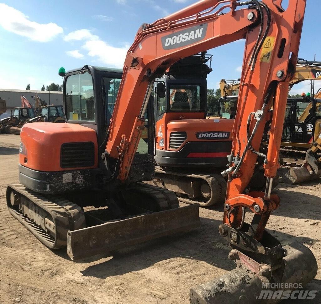 Doosan DX 60 R Minikaivukoneet < 7t
