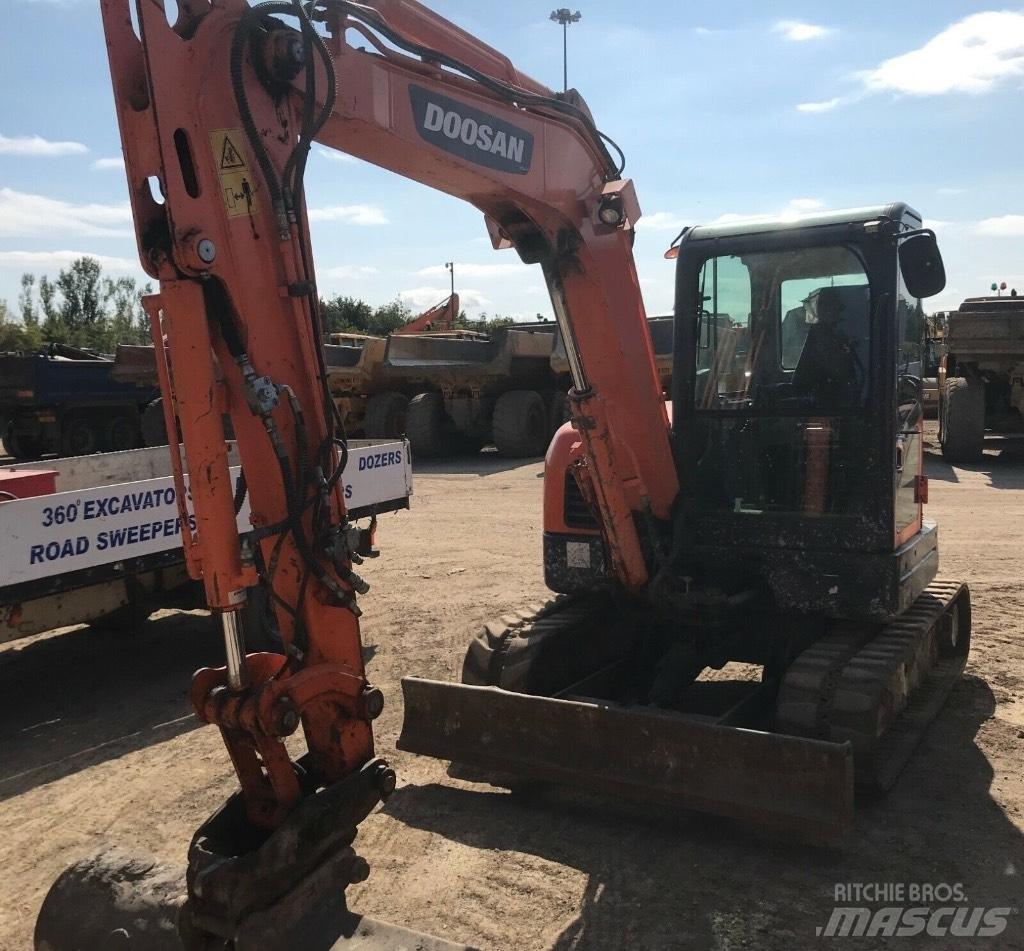 Doosan DX 60 R Minikaivukoneet < 7t