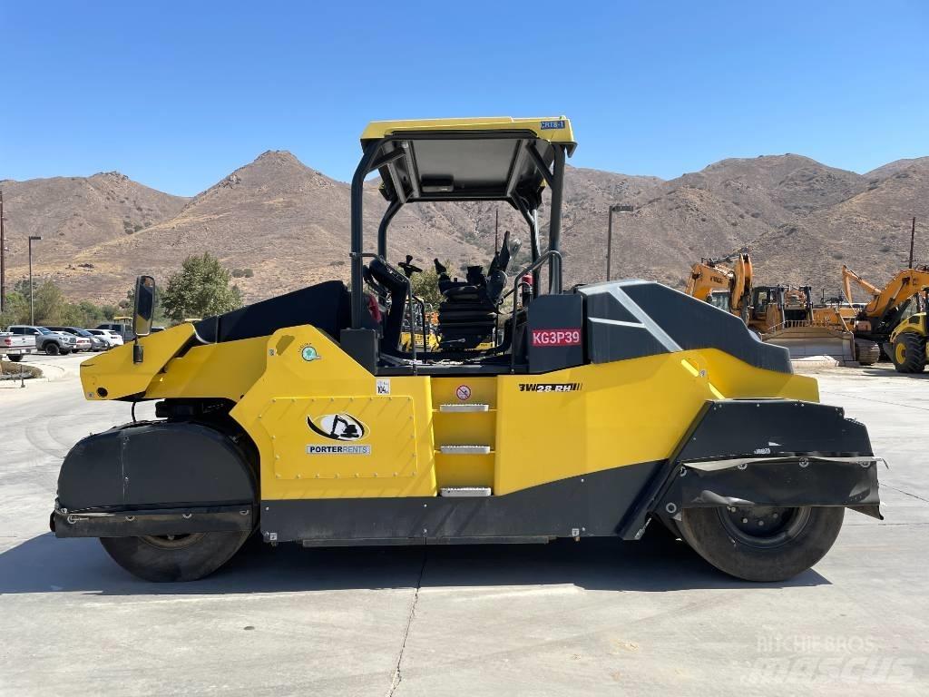 Bomag BW28RH Kumipyöräjyrät