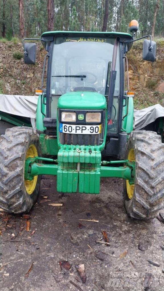 John Deere 5075 E Traktorit