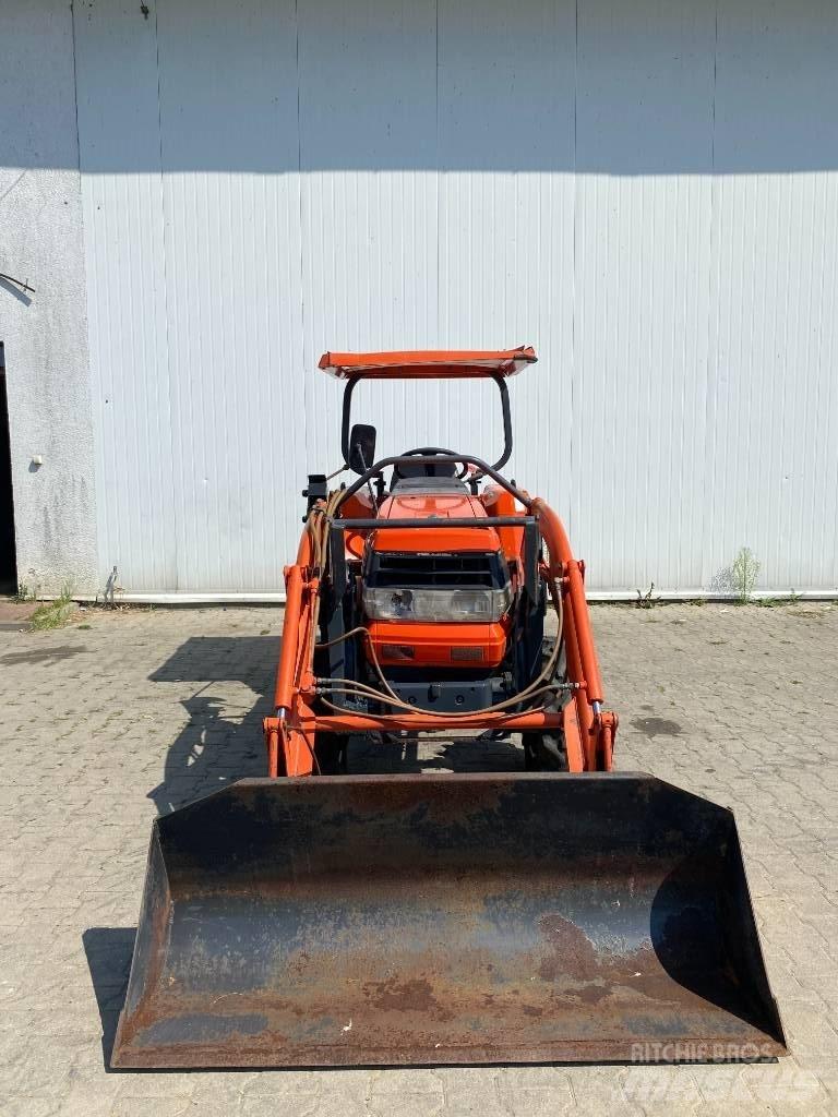 Kubota GL240+tur Taajamatraktorit