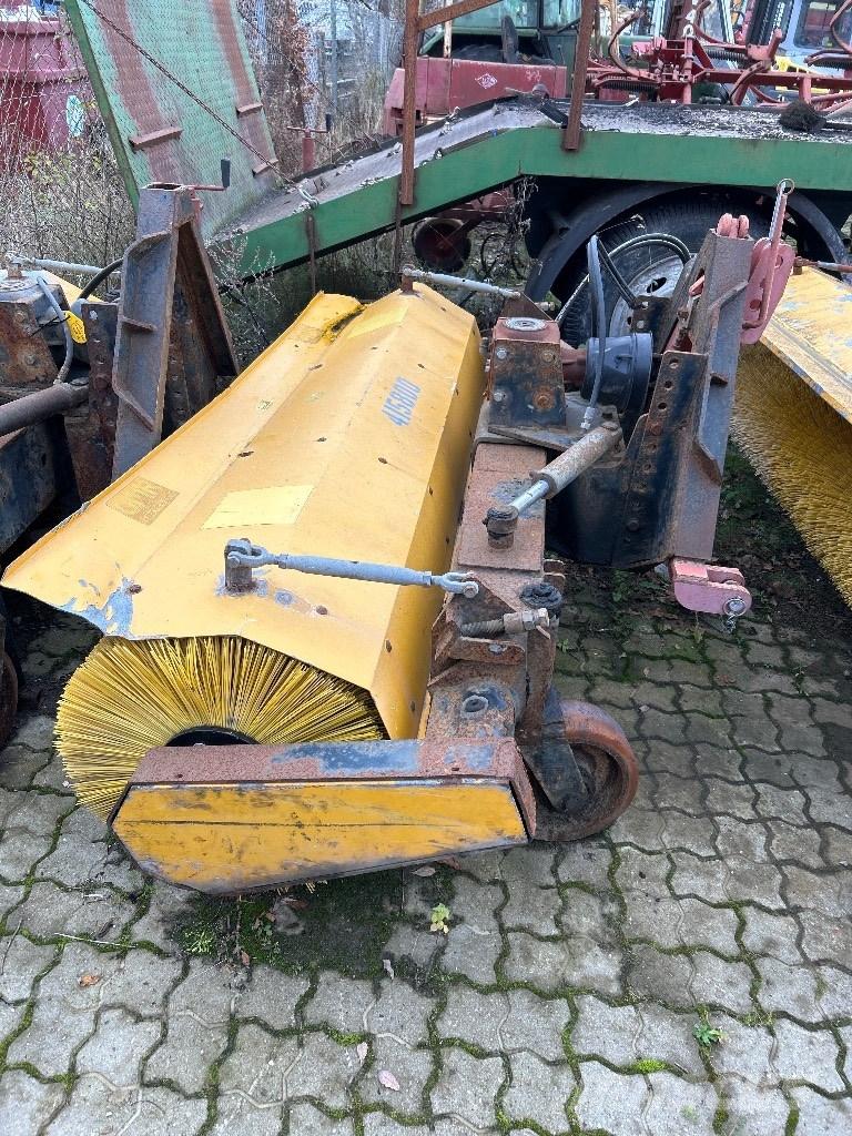 GMR FF2200 SPS Lakaisukoneet