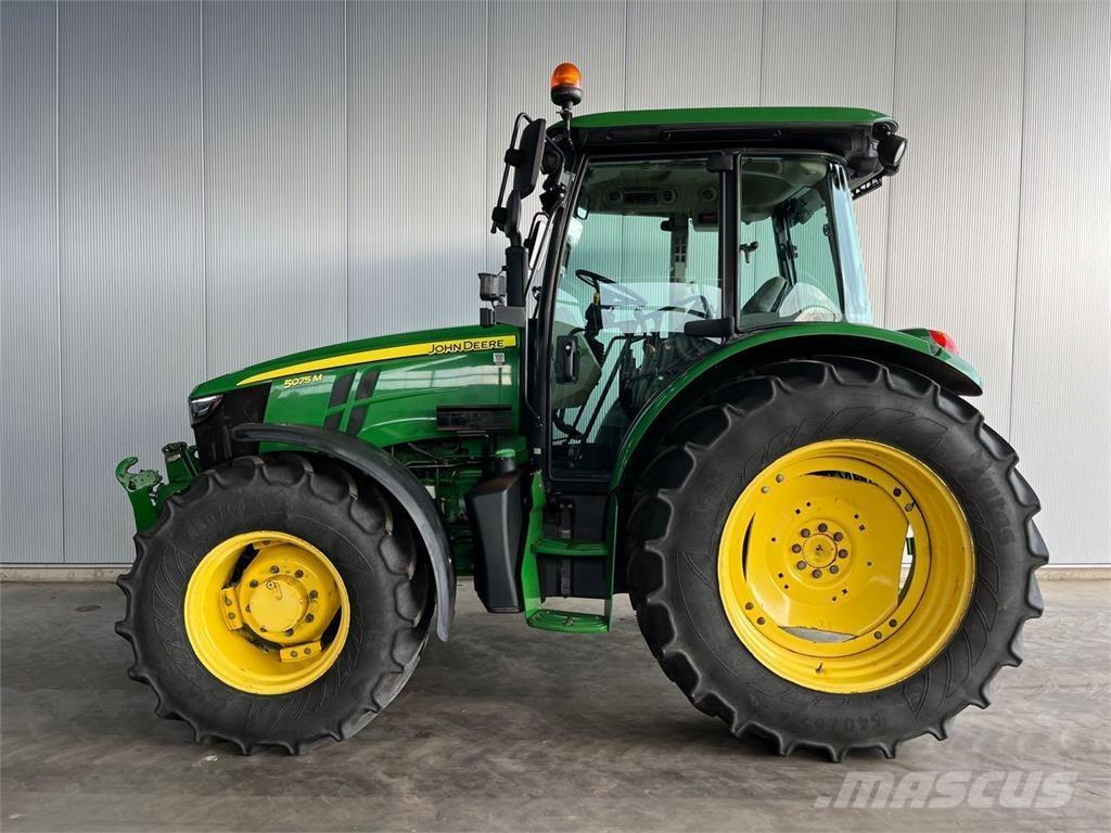 John Deere 5075 M Traktorit