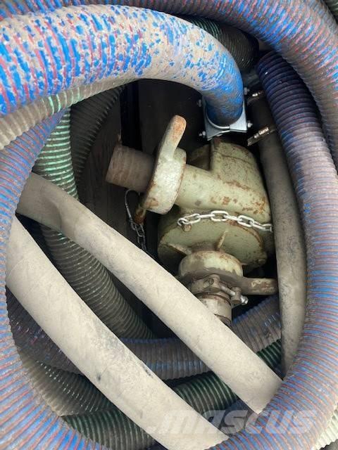 Pump Med slang Sadetus- ja kastelulaitteet